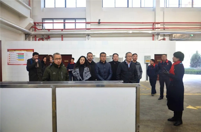 洽谈会上,西凤集团公司领导贾智勇,杨会军,周艳花及劲嘉盒知科技